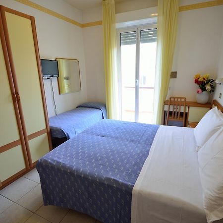 Hotel Man Lido Di Savio Bagian luar foto