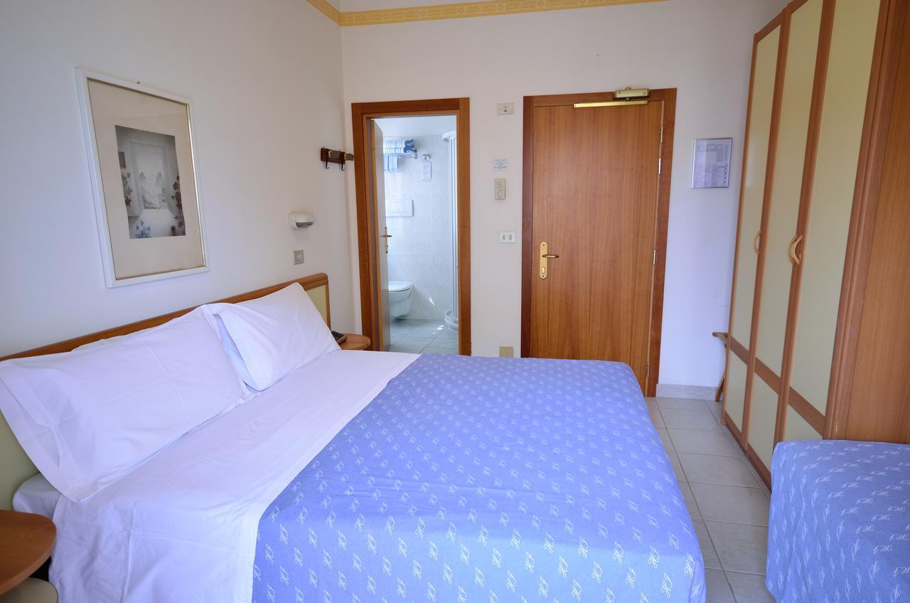 Hotel Man Lido Di Savio Bagian luar foto